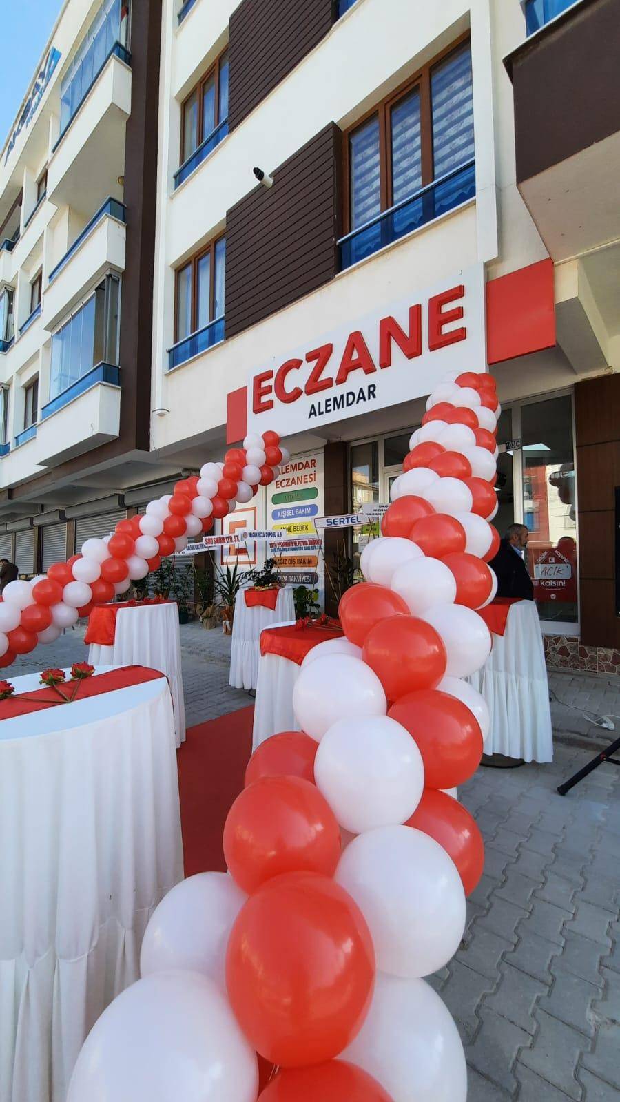 Alemdar Eczanesi dualarla açıldı 1